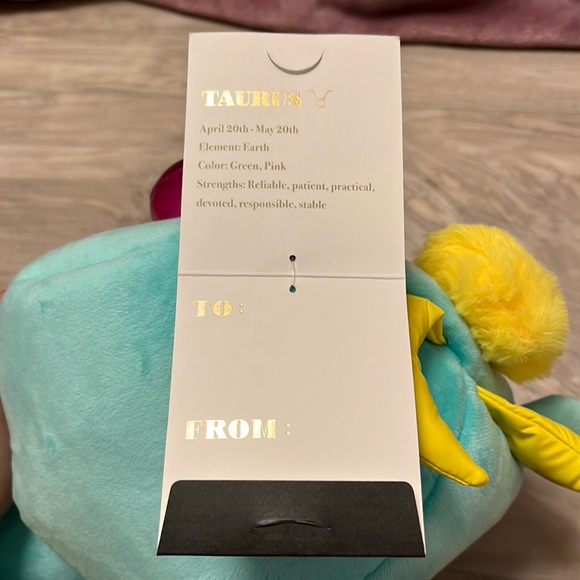 Hello Kitty Taurus plush - Picture 3 of 5